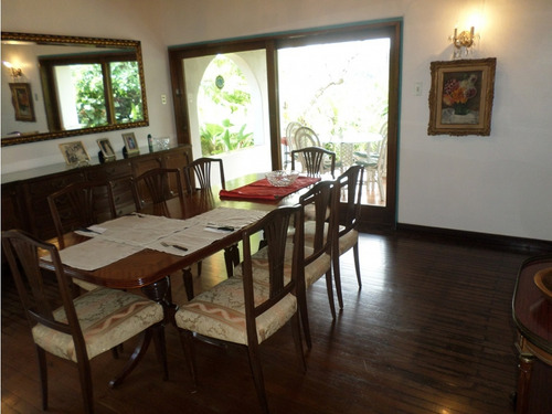 Casa En Venta En Lomas Del Mirador Caracas
