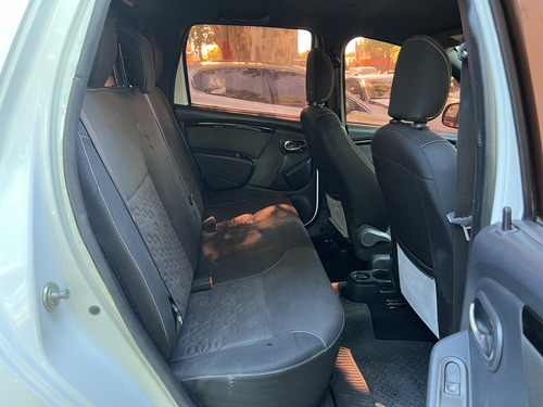Renault Duster Oroch 2.0 Outsider Plus
