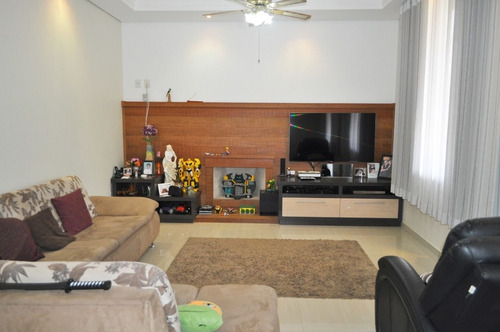 Chacara Residencial Em Vinhedo - Sp, Caixa Dagua - 0003496