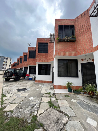 Imagen 1 de 6 de Townhouse Apartamento En Naguanagua Mangos Suites 