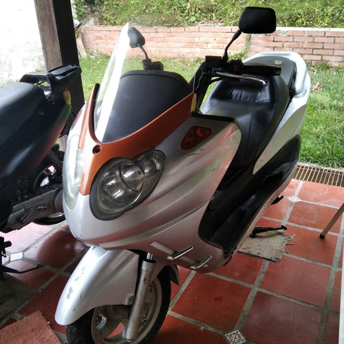 Imagen 2 de 4 de Linhai 300