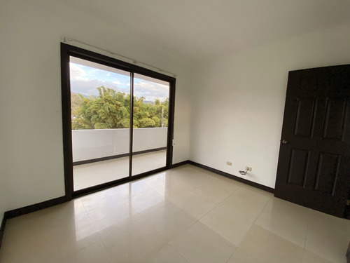 Imagen 16 de 20 de Casa De Dos Pisos - Lomas De Ayarco