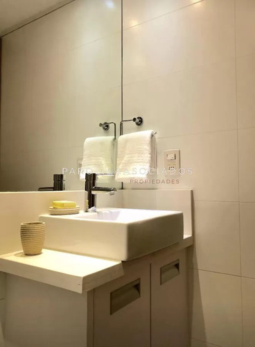 Oportunidad En Venta De 2 Dormitorios En Bellagio Tower, Punta Del Este.