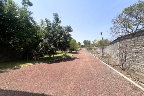 Terreno De 2,204 M² En Chiconcuac, Xochitepec, Morelos | Con Alberca Y Explanada Para Eventos