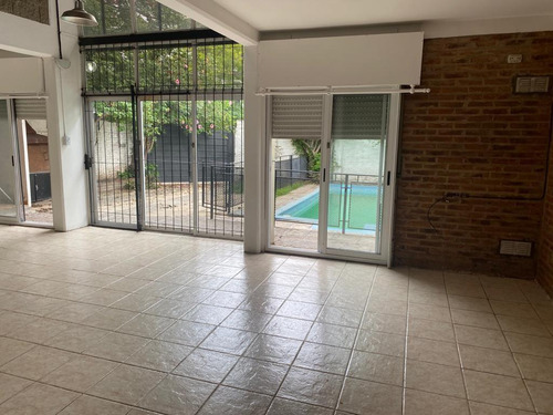 Casa Chalet En Venta Ubicado En Boulogne, San Isidro, G.b.a. Zona Norte