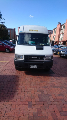 Camioneta Escolar - Iveco 19 Puestos