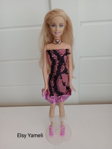 Barbie La Princesa Anneliese De La Princesa Y La Plebeya (Usado)