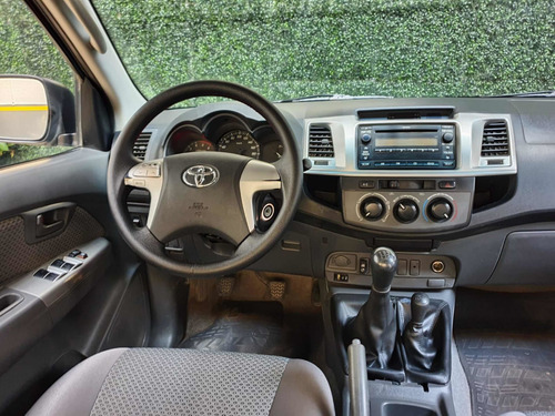 Imagen 11 de 20 de Toyota Hilux 2012 3.0 Cd Sr I 171cv 4x4