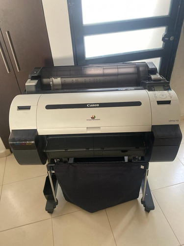 Plotter 24 Pulgadas Marca Canon, Mod. Ipf670 Series Con Base