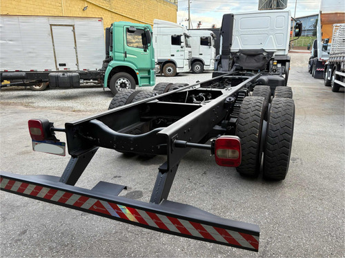 Vw 31330 Prime 6x4 Ano 2015 No Chassi De 8 Metros