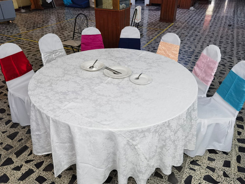 Silla Apilable Con Cubierta De Tela Y Moño (Usado)