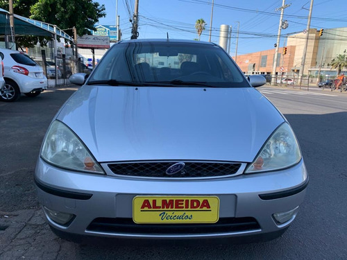 Focus Sedan Ghia 2.016v Automático