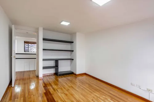 Casa En Arriendo/venta En La Castellana. Cod A23954