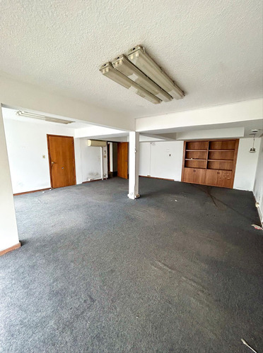 Venta De Oficina En Centro De Montevideo 380 M2 Garaje.