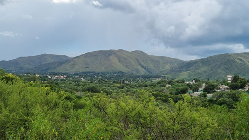 Lote Con Hermosa Vista Panorámica En La Falda. 