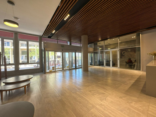 Parque Empresarial Aeropuerto. Oficinas En Alquiler De 50 M2 Y 60 M2. A Estrenar!