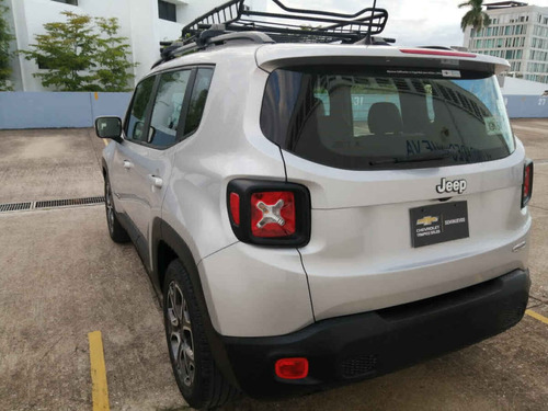 Imagen 3 de 14 de Jeep Renegade 2018 5p Latitude L4/1.8 Aut