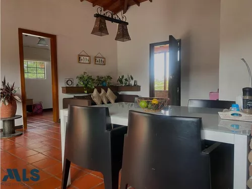 Casa Finca Con Cancha De Futbol(mls#248541)
