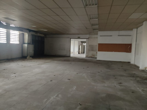 Imagen 4 de 8 de Alquiler Local 1200m2 En Pleno Centro De Tigre
