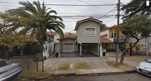 En Venta En Caseros Ph Al Fondo De 3 Amb. Con Patio Y Parrilla Propia. F:  9693