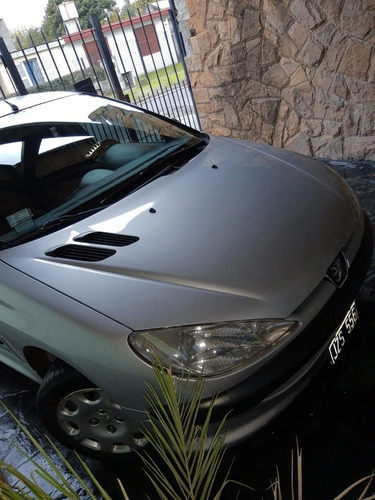 Imagen 4 de 13 de Peugeot 206 2011 1.4 Generation Plus 75cv