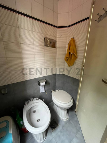 Venta Casa 4 Ambientes+escritorio - Patio - Parrilla - Terraza - Floresta
