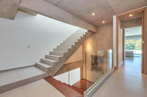 Alquiler! Moderna E Impecable Casa De 7 Suites! C/jardín, Pileta Y M Ucha Luz!