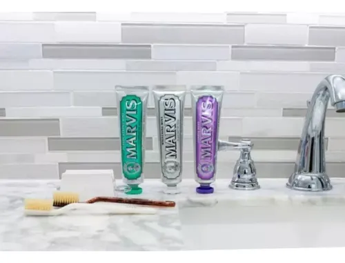 An Nuevo Pasta De Dientes Marvis Whitening Mint, 3.7 Oz