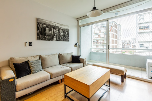 Venta Departamento 2 Ambientes Al Frente, Piso Alto, Balcón Y Cochera Cubierta En Nuñez