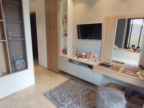 Imagen 21 de 30 de Venta Canning Barrio Privado Saint Thomas Este Espectacular Casa De Diseño Con 5 Dormitorios, 7 Baños, Quincho, Piscina Climatizada Y Parque! No Te La Pierdas!