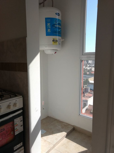 Imagen 9 de 14 de Vendo Departamento 2 Amb Muy Amplio Frente C/renta