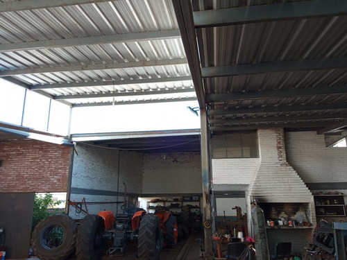 Galpón Y Departamento En Cura Brochero