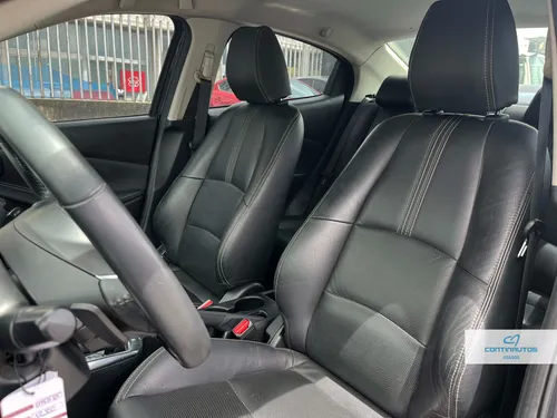 Mazda 2 GRAND TOURING