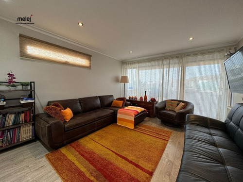 Vende Casa Cómoda Y Luminosa En Concón