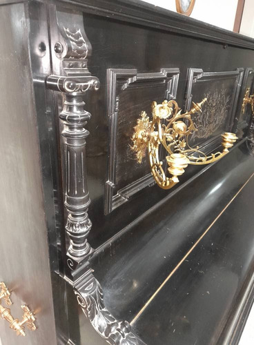 Hermoso Piano Vertical Schiedmayer Con Candelabros De Bronce Negro (Usado)
