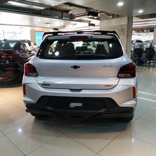 Imagen 6 de 20 de Chevrolet Onix Turbo 2023 0km Desde