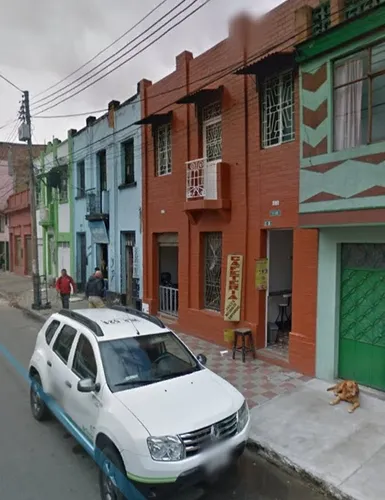 Casa Con Bodega Comercial