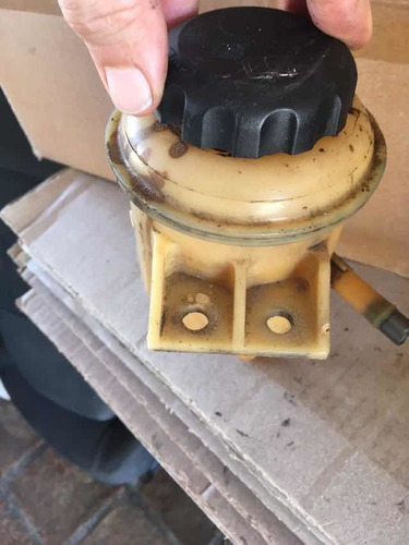 Envase De Aceite Direccion Hidraulica Chevrolet Aveo (Usado)