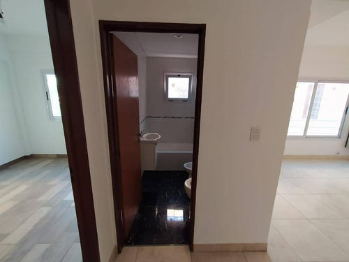 Imagen 8 de 18 de Departamento - Villa Luzuriaga