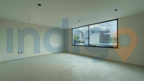 Casa Nueva En Venta En Cumbres Del Lago Con Alberca