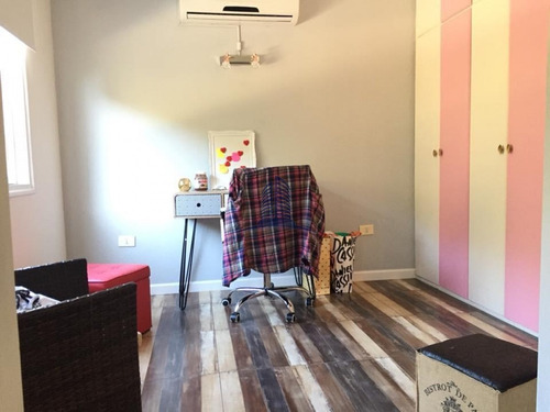 Oportunidad Casa En Venta A Cuadras De Playa Brava!- Ref: 1259