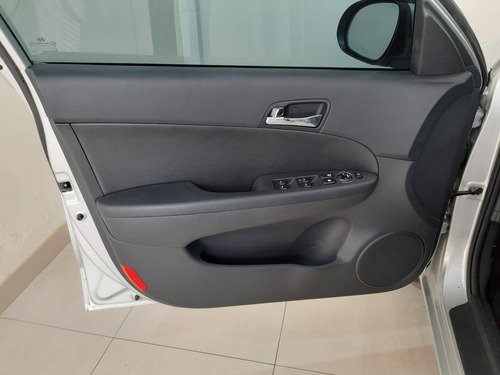 Imagem 11 de 11 de Hyundai I30 2.0 Mpfi Gls 16v Gasolina 4p Automático