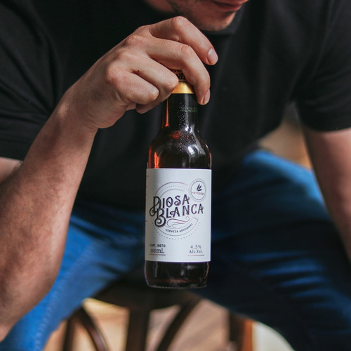 Imagen 4 de 4 de Cerveza Minerva Linea Maestra Diosa Blanca