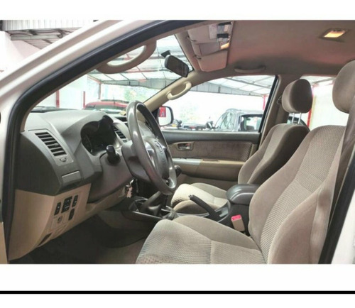 Toyota Fortuner 2.7