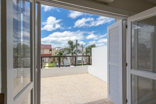 Casa Em Hípica Com 3 Dormitórios - Lu431789