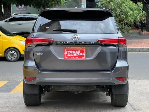 Toyota Fortuner 2.4 Street At 7As