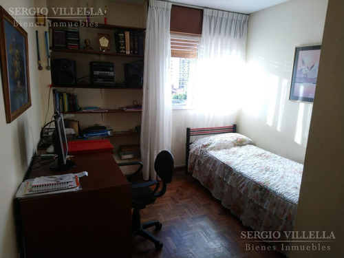 Departamento En Venta De 3 Dormitorios En Barrio Guemes