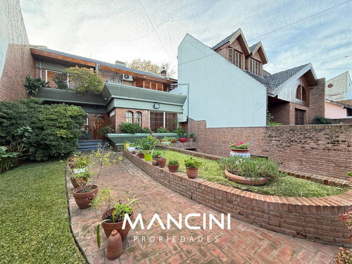 Apto Crédito - Casa En Venta De 5 Ambientes Con Cochera, Quincho Y Piscina - Villa Ballester