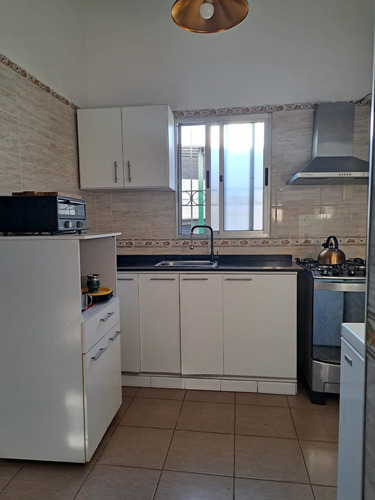 Venta De Casa Con Dos Dormitorios En Colón, A Una Cuadra De Avenida Garzón Y Dos Minutos De Sayago