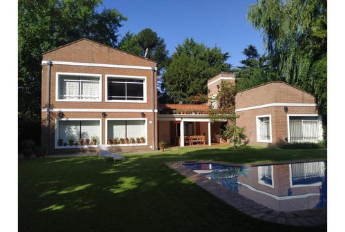 Imagen 2 de 26 de Casa - Barrio Parque Leloir